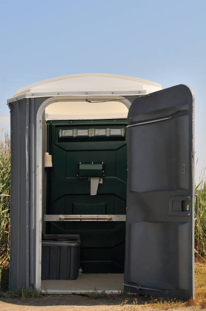 Best Porta potty rental near me  in Kent, OH